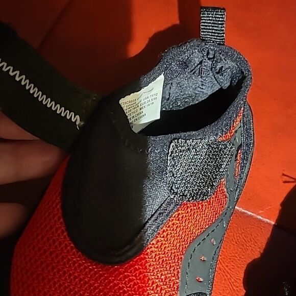 Newtz child's watershoe red and black - Picture 5 of 10